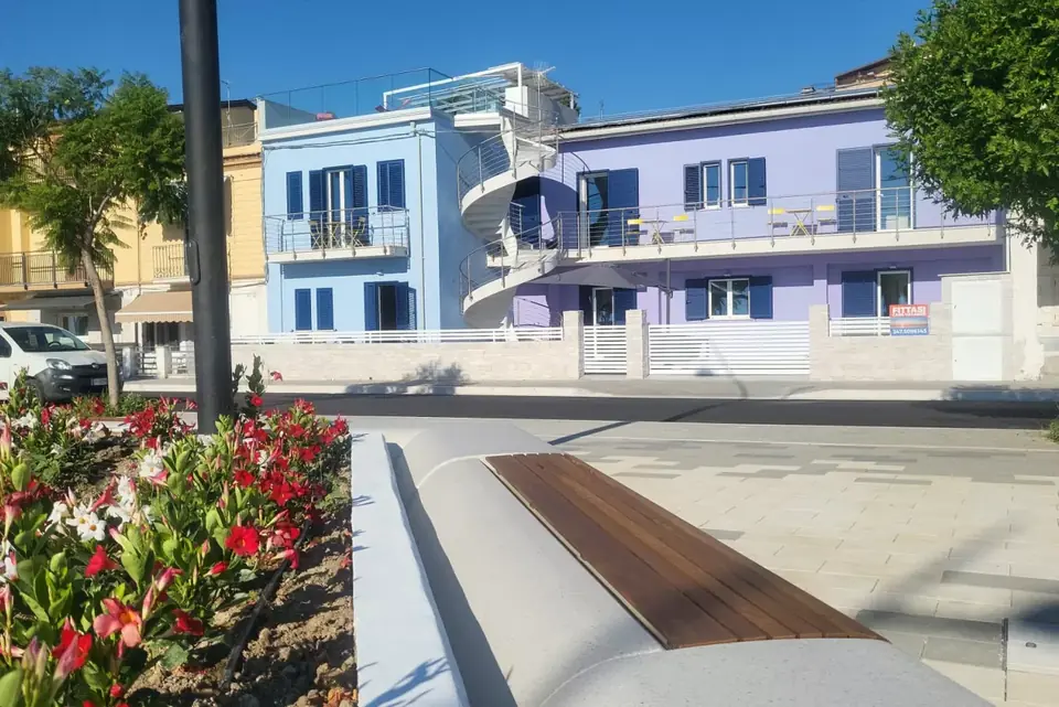 Fronte mare Montegiordano · Albachiara, il palazzo