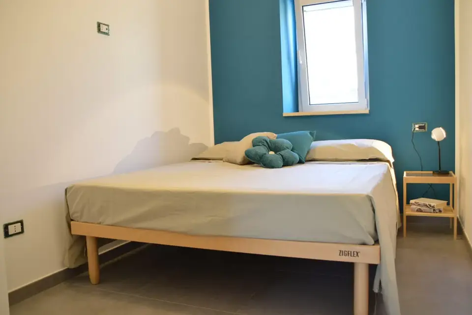 Fronte mare Montegiordano · Levante, piano terra, la camera