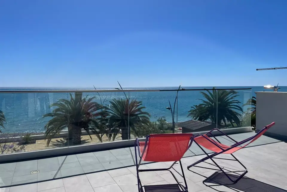 Fronte mare Montegiordano, la terrazza