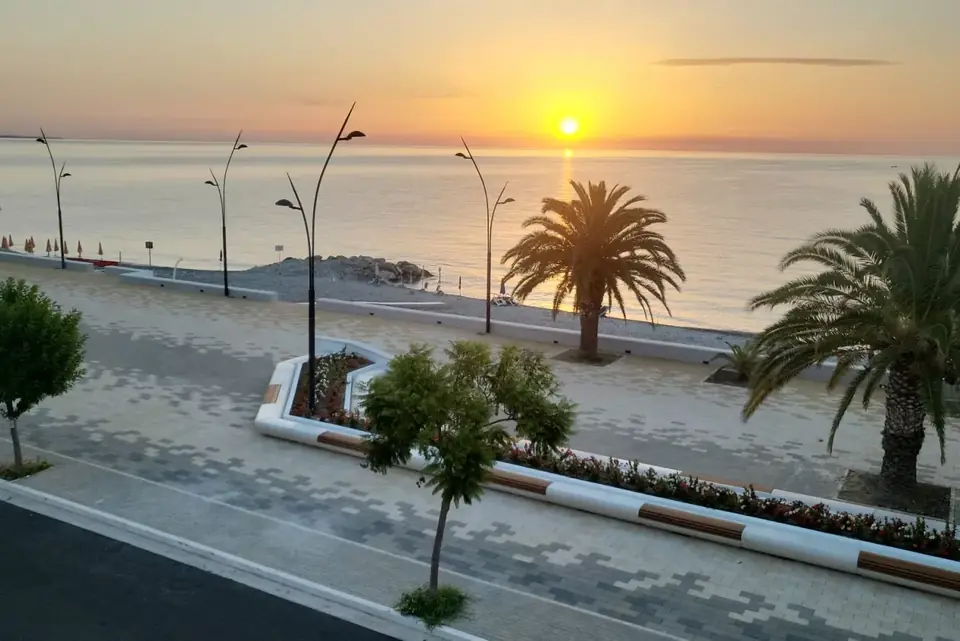 Fronte mare Montegiordano · Sirio destro, il tramonto