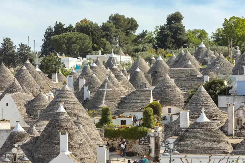 I trulli del Rione Monti ad Alberobello, visti dal belvedere di Piazza Giangirolamo II