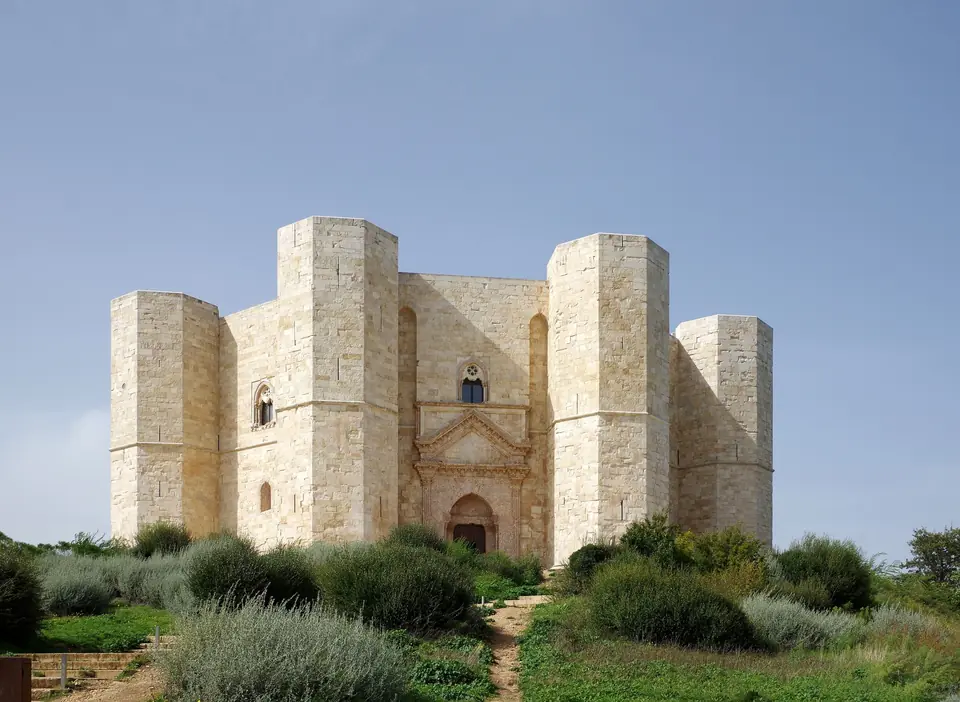 Castel del Monte, il castello ottagonale di Federico II vicino ad Andria