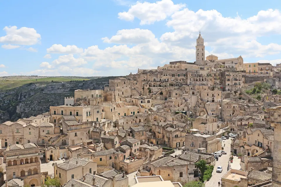 Il Sasso Barisano di Matera, con il campanile della Cattedrale in alto
